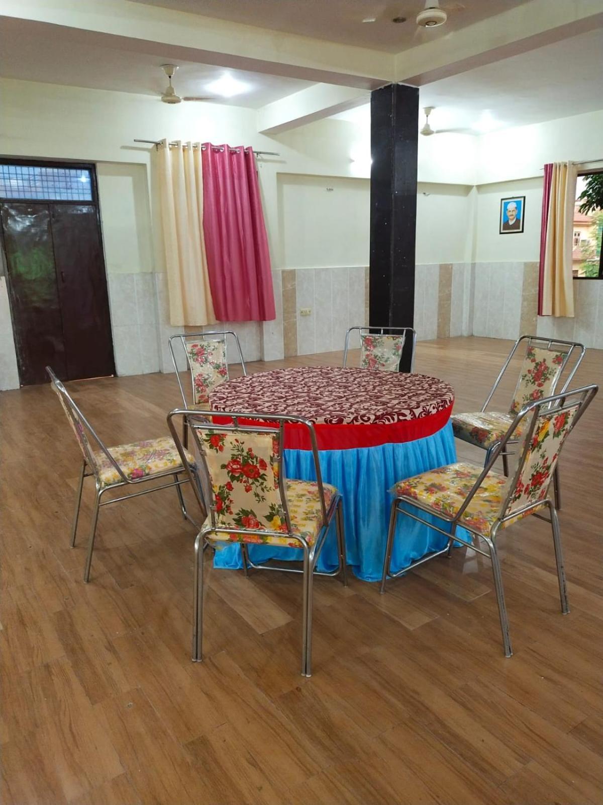 Shree Krishna Garden Hotel Jhusi Exterior photo