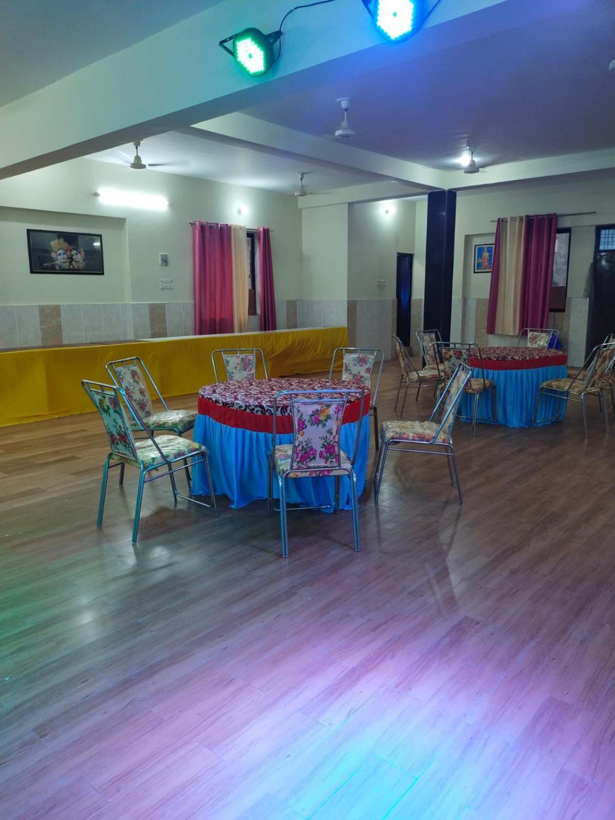 Shree Krishna Garden Hotel Jhusi Exterior photo